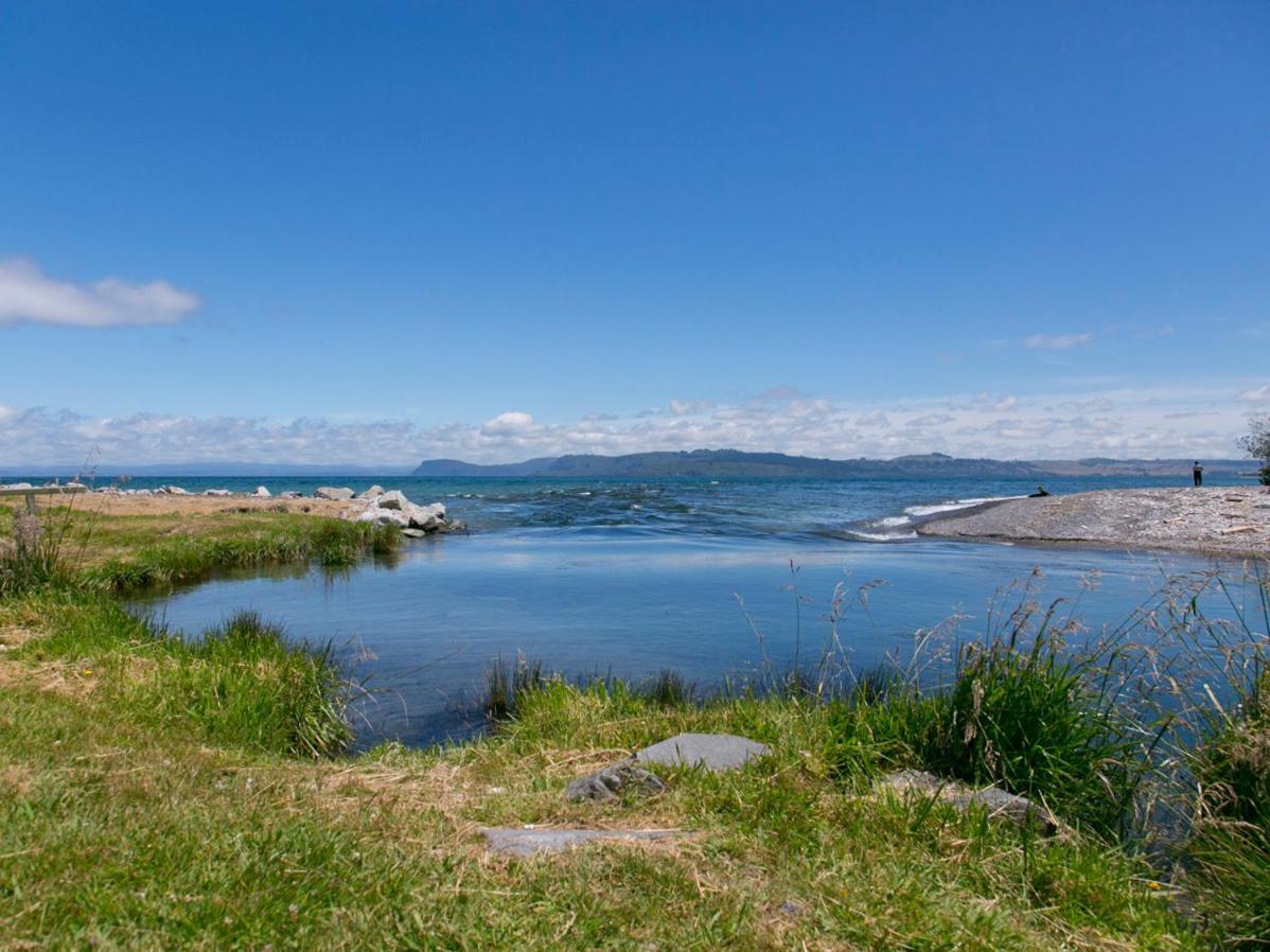 Bellbird Cottage - Lake Taupo Bach Waitahanui Exterior photo
